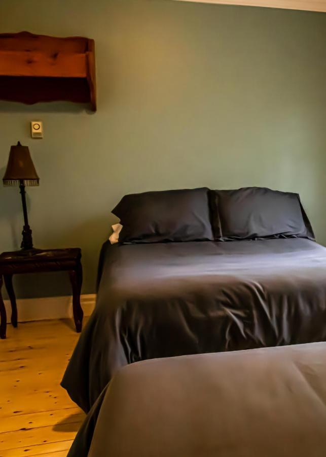 Chicoutimi Auberge Les Deux Tours מראה חיצוני תמונה