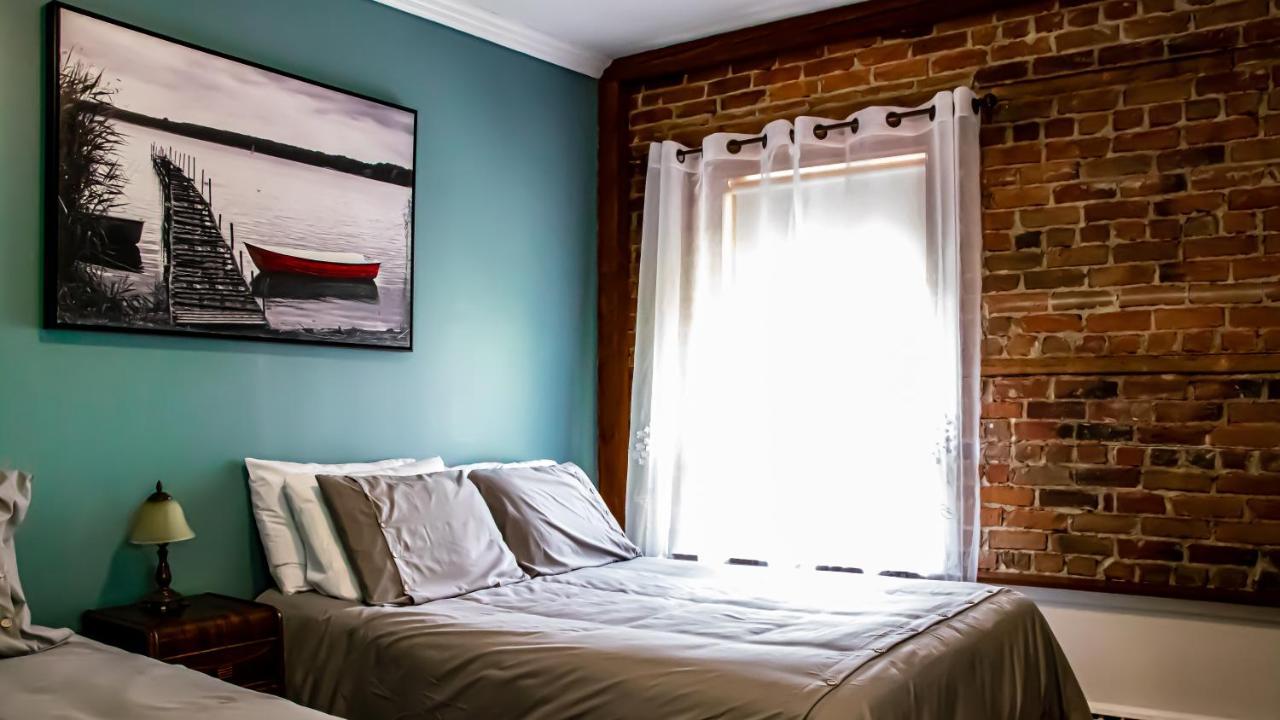 Chicoutimi Auberge Les Deux Tours מראה חיצוני תמונה